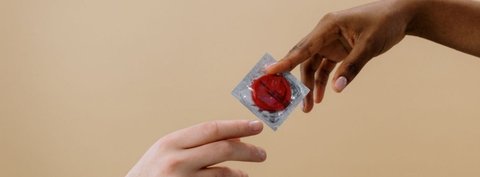 Durex vs Skyn. Które prezerwatywy wybrać? 