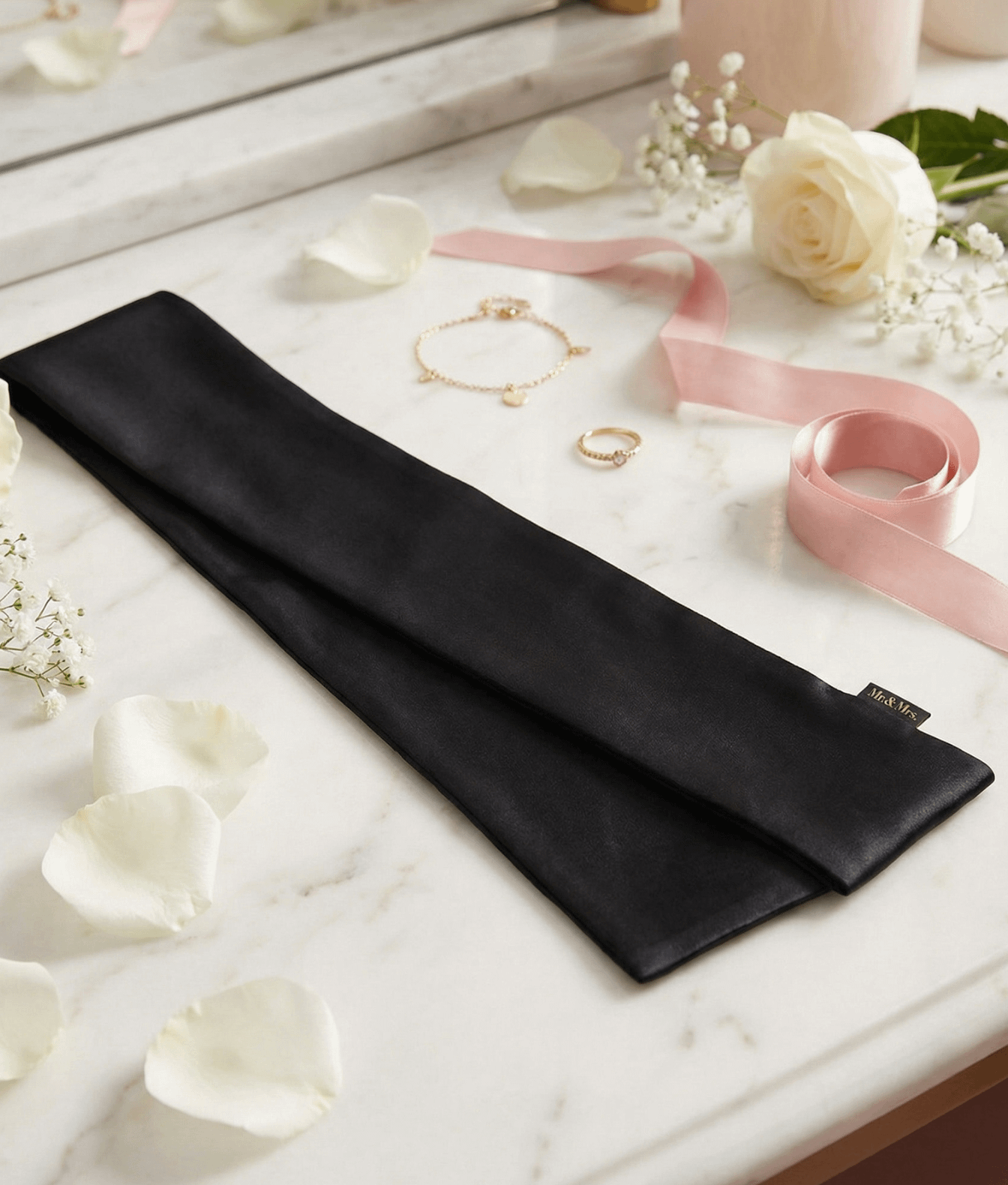 Mr. & Mrs. Satynowa Szarfa Czarna